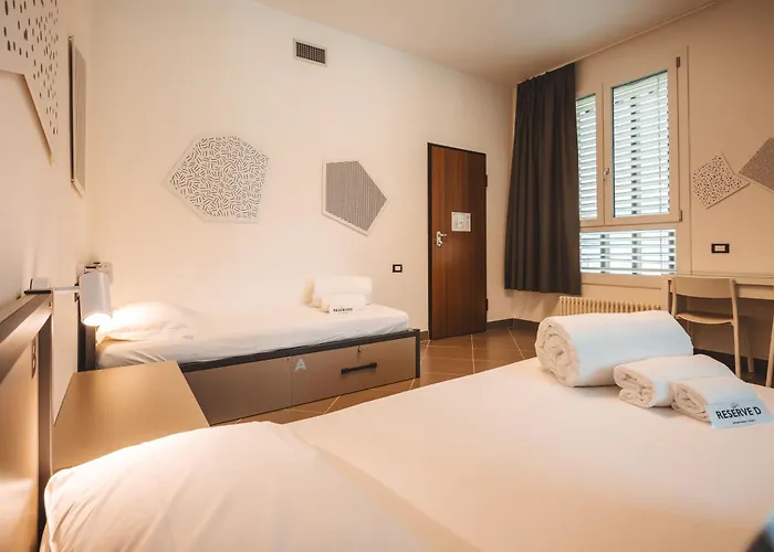 Hostel&rooms