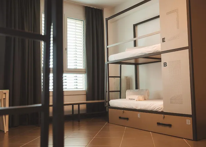 Hostel&rooms * Lecco