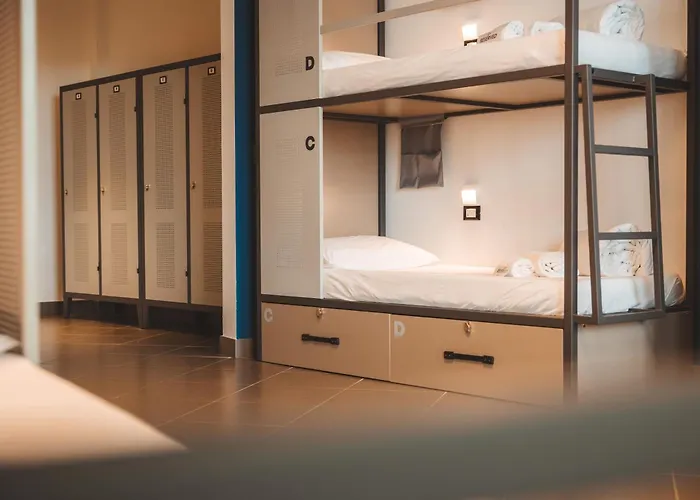 Hostel&rooms