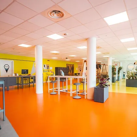 & Hostel Lecco